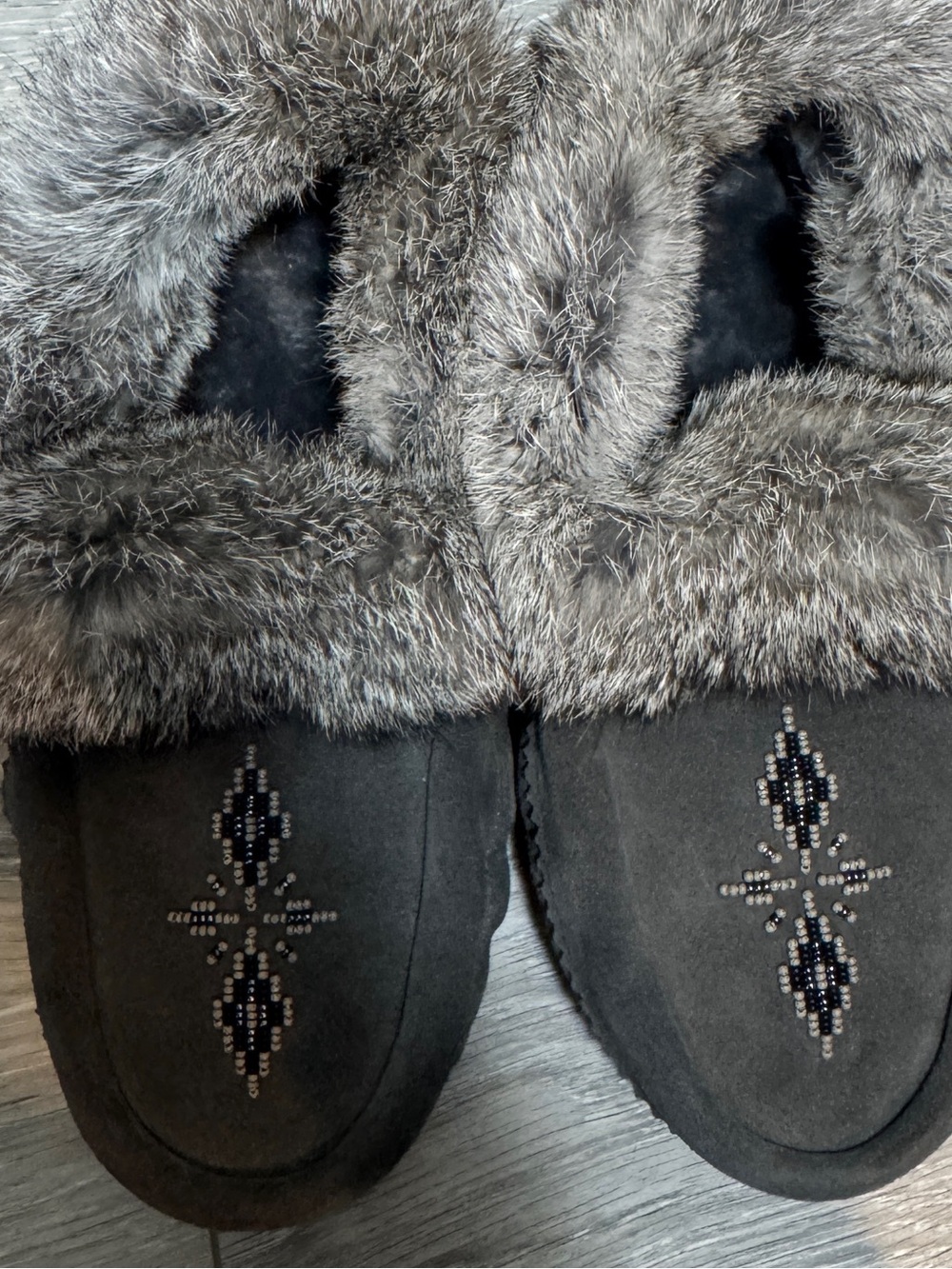 Manitobah Mukluks Traveller Suede Fur Moccasins Charcoal Crepe Sole Size 7 - Picture 4 of 13